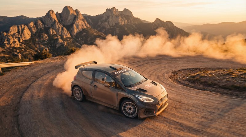 推特跑车视频分享：山路拉力赛